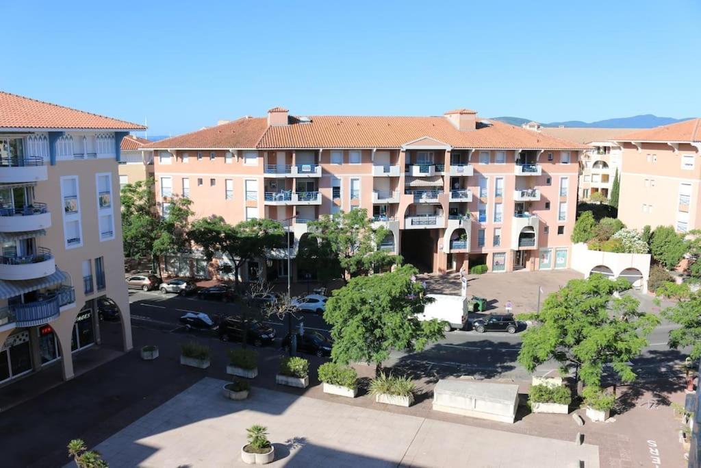 Port-Frejus, Le Paladien, Appartement 2 Pieces Climatise, Terrasse & Parking Екстериор снимка