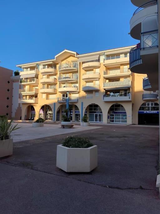 Port-Frejus, Le Paladien, Appartement 2 Pieces Climatise, Terrasse & Parking Екстериор снимка