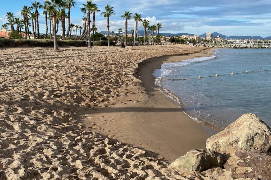 Port-Frejus, Le Paladien, Appartement 2 Pieces Climatise, Terrasse & Parking Екстериор снимка